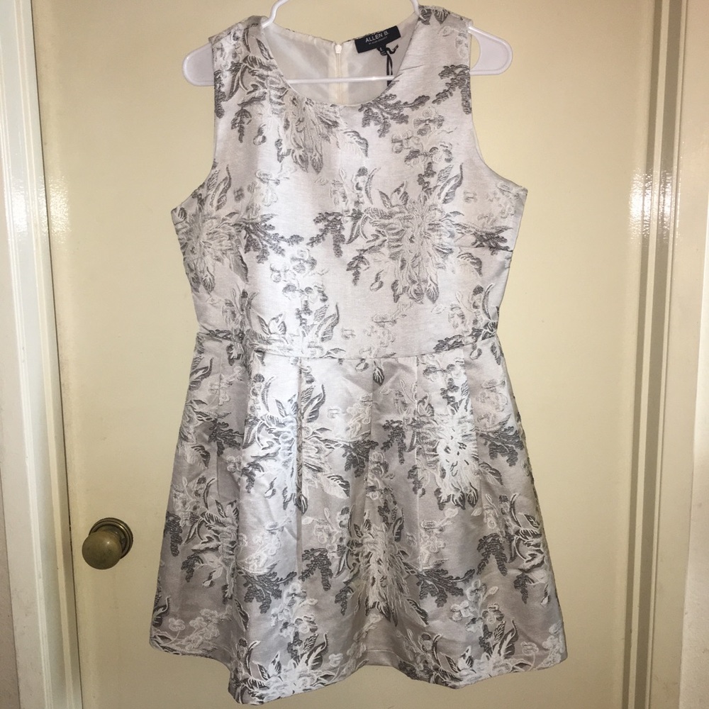 *BRAND NEW* Sleeveless Mini